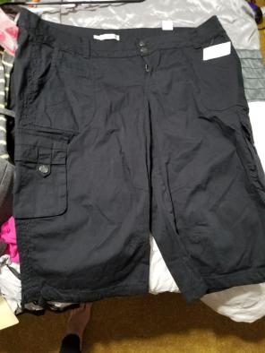 Plus Size Very cute Maurice black capris