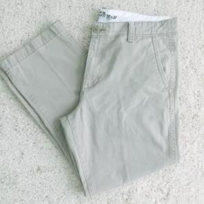 Old Navy Men's Broken In Khakis 36x32