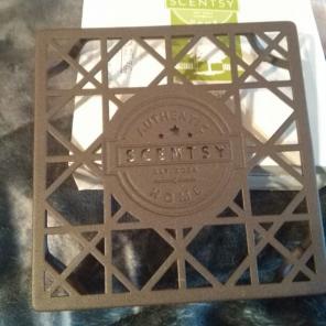 Scentsy warmer stand never used