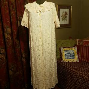 Vintage Aristocraft Lace Robe sz M