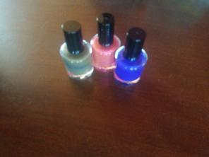 Semi odorless nail polish