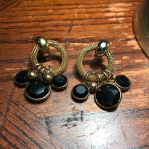 VTG GoldTone Mesh Earrings W/black Beads