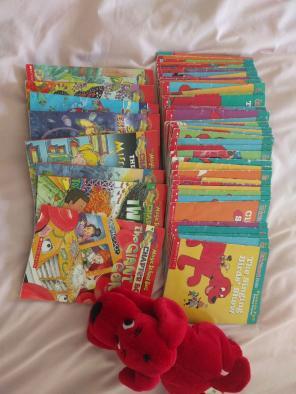 50 Clifford books and 8 Magic bus lot