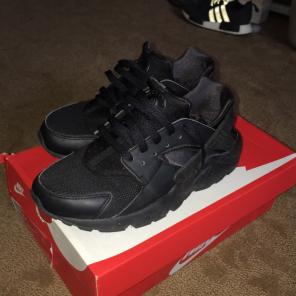 Black Huaraches