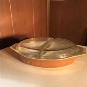 Pyrex Divided dish Americana #28