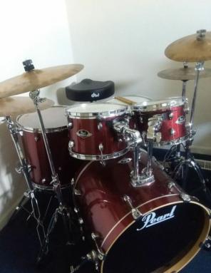 Pearl 5-Piece Drumset
