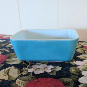 Pyrex Primary Blue Refrigerator Dish 502