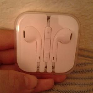 Apple Headphones (NEW)