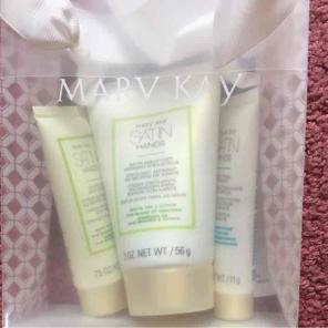 Mary k satin hands sample sized kit