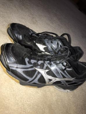Mizuno Wave Bolt 4 Volleyball Shoes