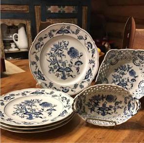 6 PIECE BLUE DANUBE BLUE ONION JAPAN