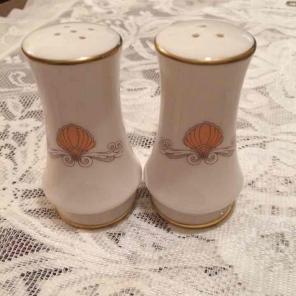 Porcelain "shell" salt & pepper shakers