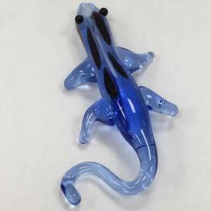 Collectible glass lizard figurine