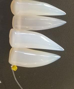 4 pcs horn shaped chalcedony