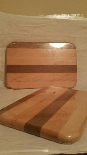 2 new wooden cutting boards