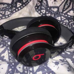 Black Beats solo headphones