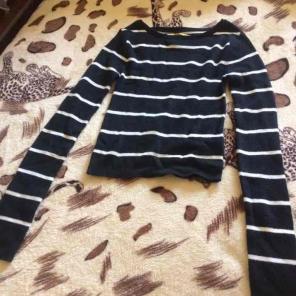 Cropped long sleeve sweater