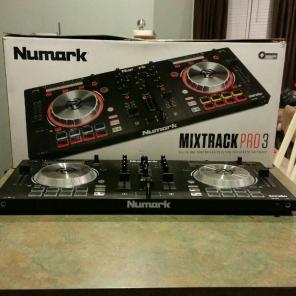 Numark Mixtrack Pro 3