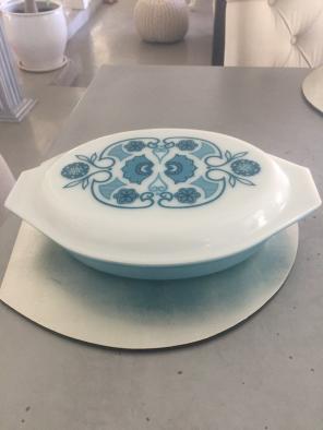 Pyrex Horizon blue divided dish