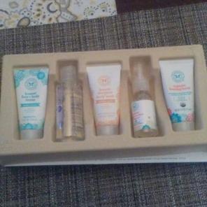 FREE SHIP-Honest company travel size