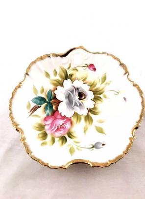 Porcelain Wall Plate Gold Trim 8.25"