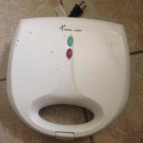iron waffle maker / machine