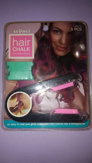 Hair Chalk and tool pink and green