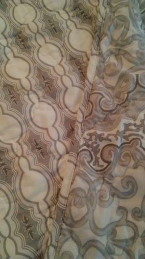 King Size Quilt With 4 Shams