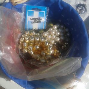 35 Piece Vintage and Newer Jewelry Mix
