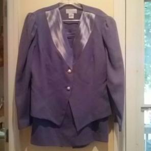 Beautiful blazer and matching skirt 14P