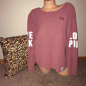 Rare vs pink begonia crewneck