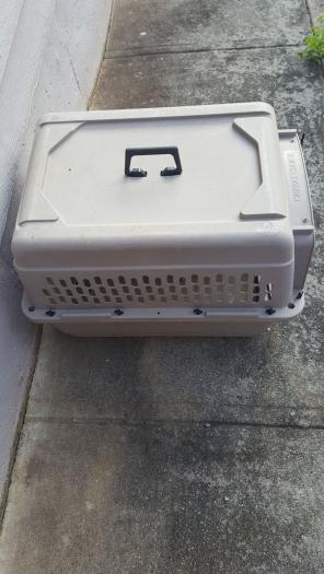 Pet carrier crate