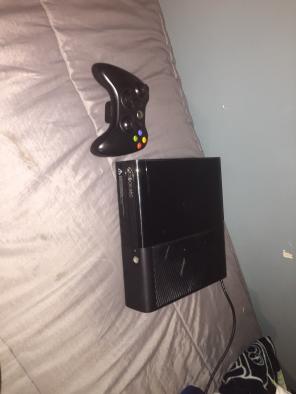Xbox 360 With Controller