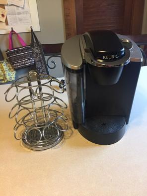 Keurig w/ ☕️ Stand - 1 new filter