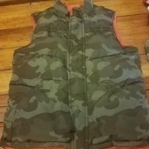 Cute boys reversible vest- camo/orange
