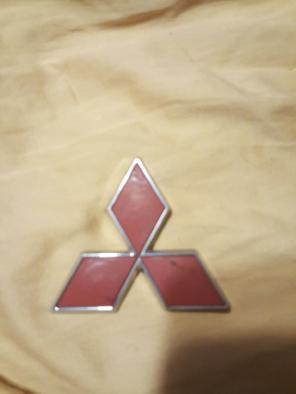 mitsubishi car emblem