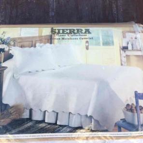Cotton Matelasse Coverlet