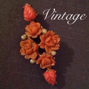 Intricate Moulded Glass Vintage Brooch