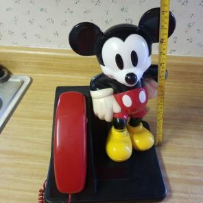 Mickey Mouse phone