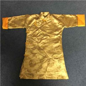 Traditional Chinese New Year clothing