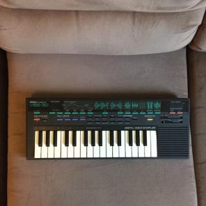 Yamaha VSS-30 Musical Sampler Keyboard