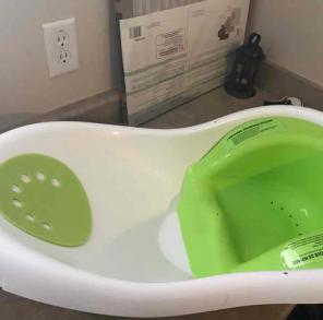 Baby bath tub