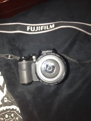 Fujifilm S9900w DSLR
