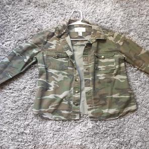 Forever 21 Camo Jacket Size M