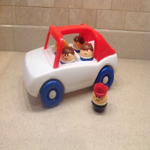 Little Tikes People And Car..vintage