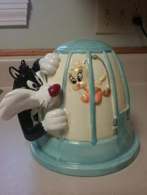 Tweety and Sylvester Acme babies Bank