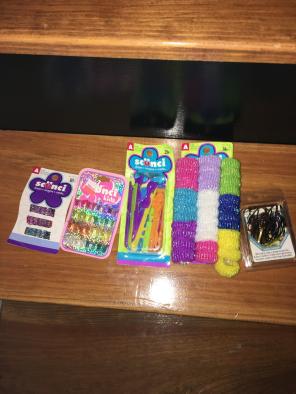 Lot Of 5 Scunci Hair Accessories