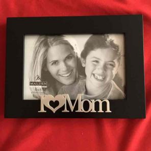 New "I Love Mom" frame - never used!