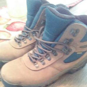 Merrell hiking boots 8.5 womens