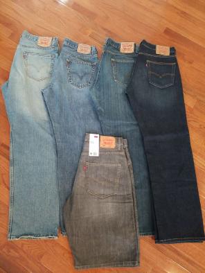 SET OF MENS LEVI JEANS 34X32